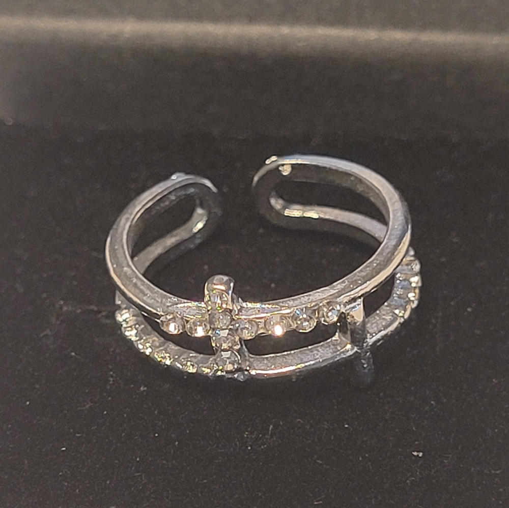 Cross ring style #1